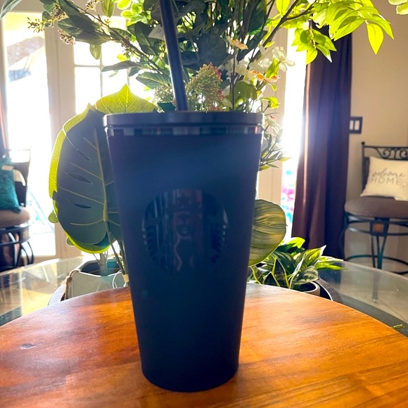 🖤Starbucks🖤 Matte Black 16oz Tumbler - Picture 2 of 7